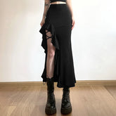 Schwarzer Gothic-Midirock mit Rüschen und Schlitz